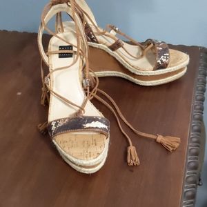 New white house black market sandals